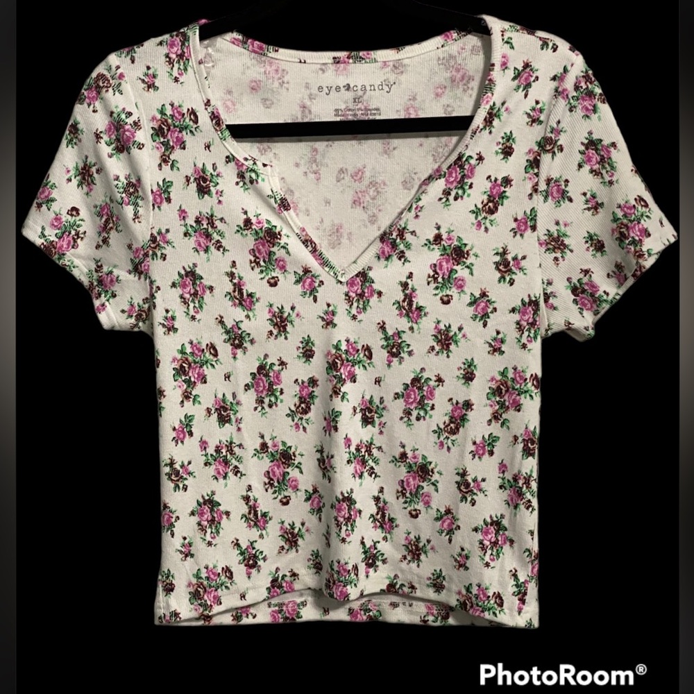 NWT•Eye Candy Ribbed Floral SS Junior top